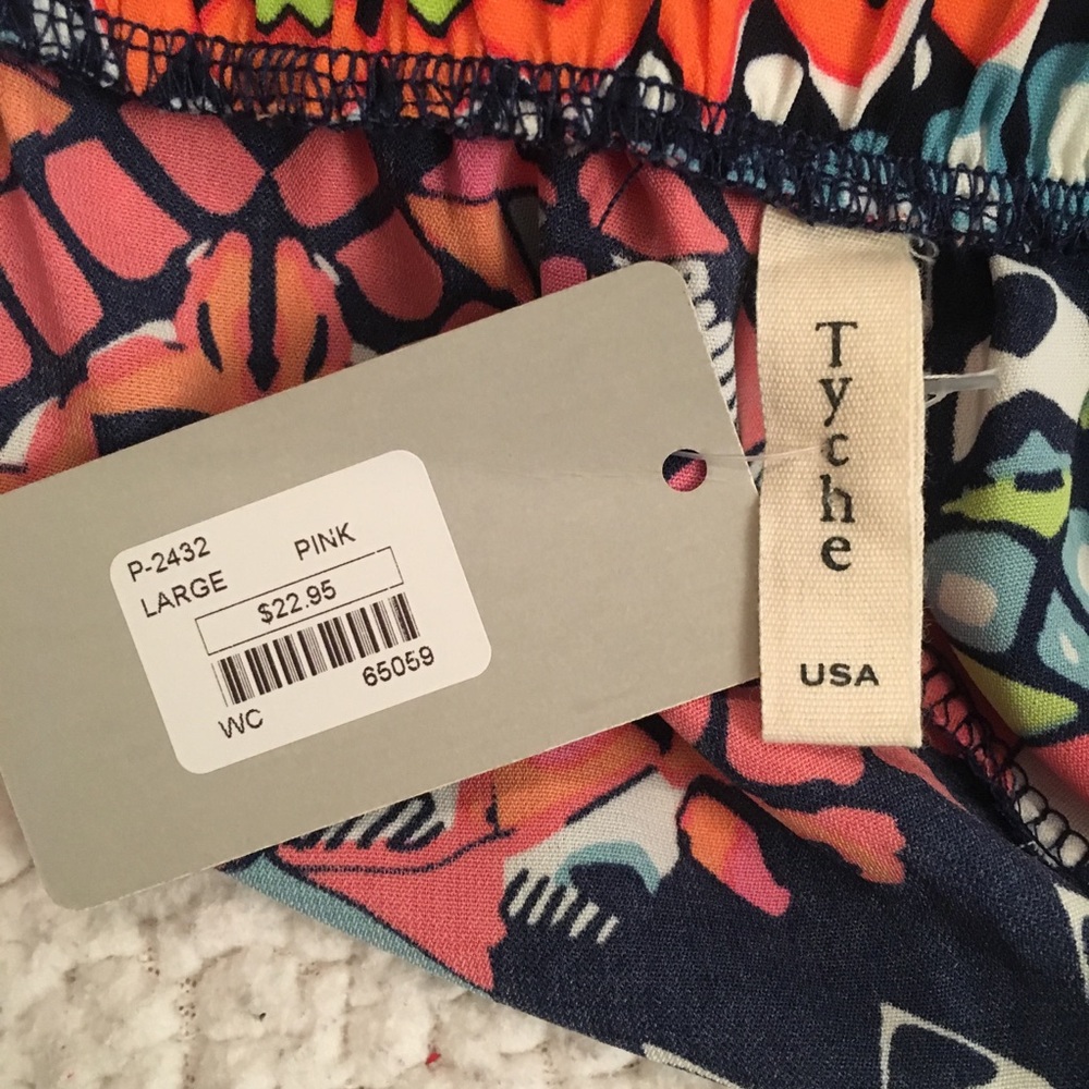 Patterned Shorts - Picture 3 of 3